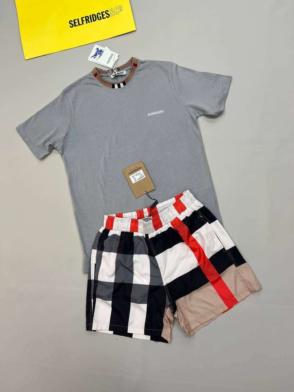 Burberry shorts t-shirt set