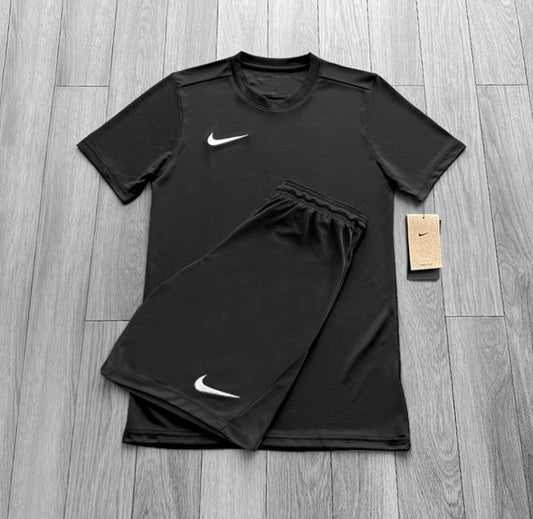 Black Nike Set